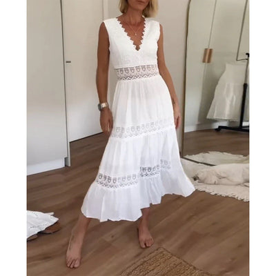 Aurélie - Elegant Lace Dress with V-Neckline