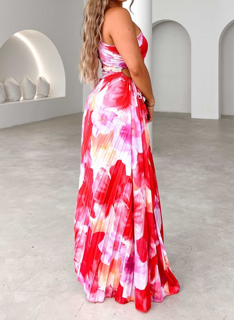 Casie – Your statement look for an unforgettable summer