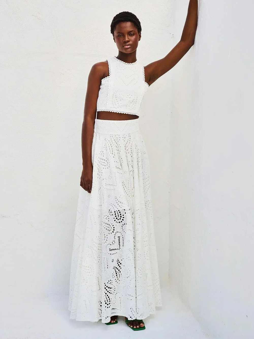 Solvivra Embroidered Allure Set