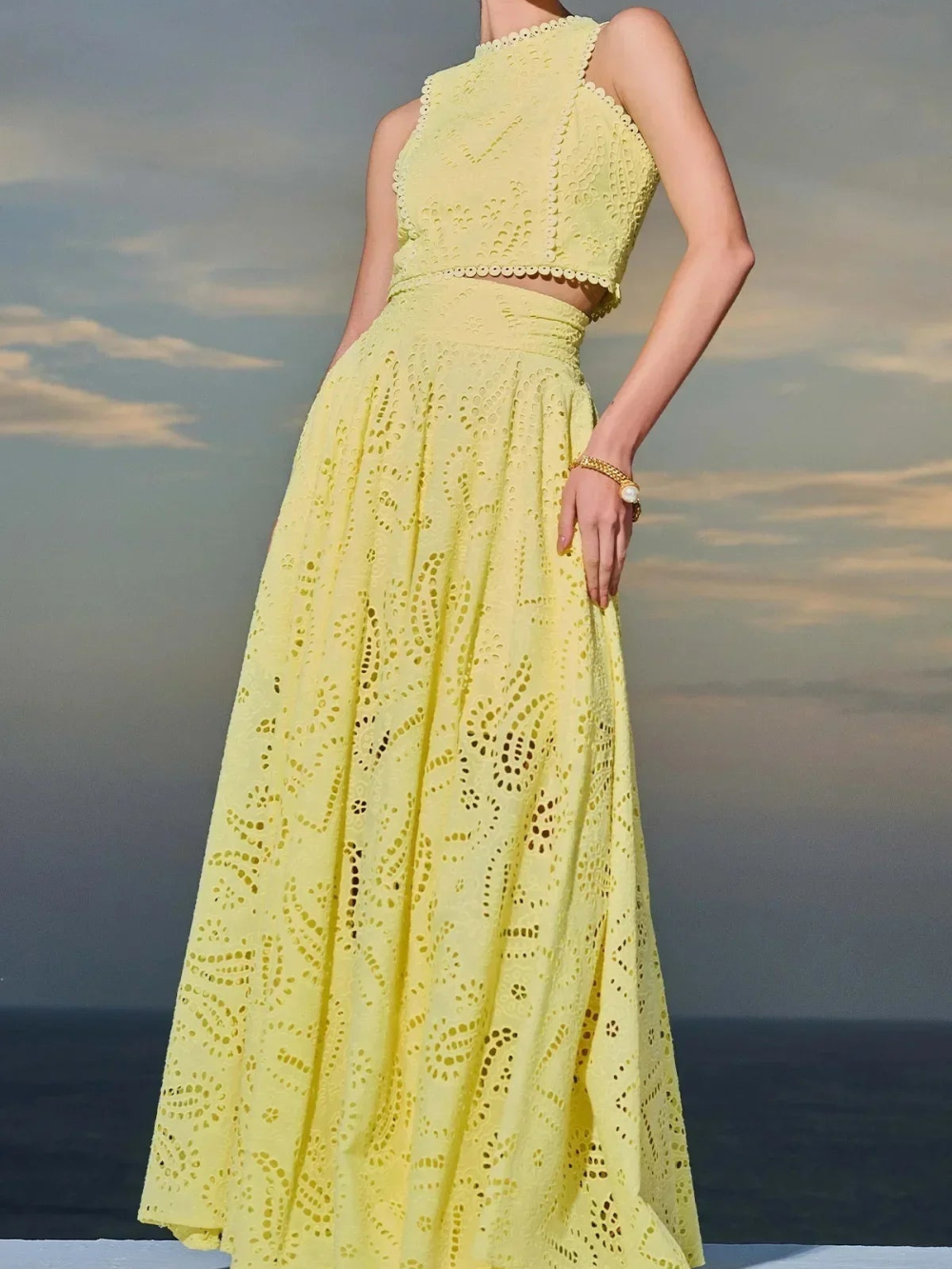 Solvivra Embroidered Allure Set