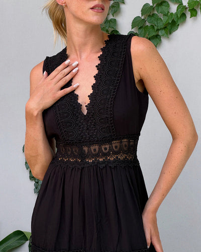 Aurélie - Elegant Lace Dress with V-Neckline