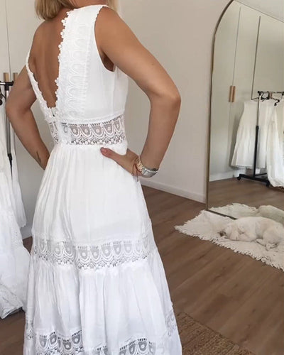 Aurélie - Elegant Lace Dress with V-Neckline