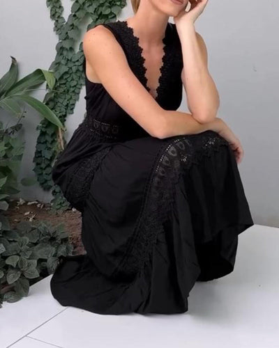 Aurélie - Elegant Lace Dress with V-Neckline