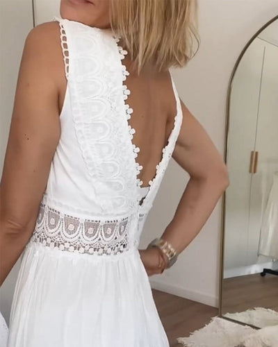 Aurélie - Elegant Lace Dress with V-Neckline